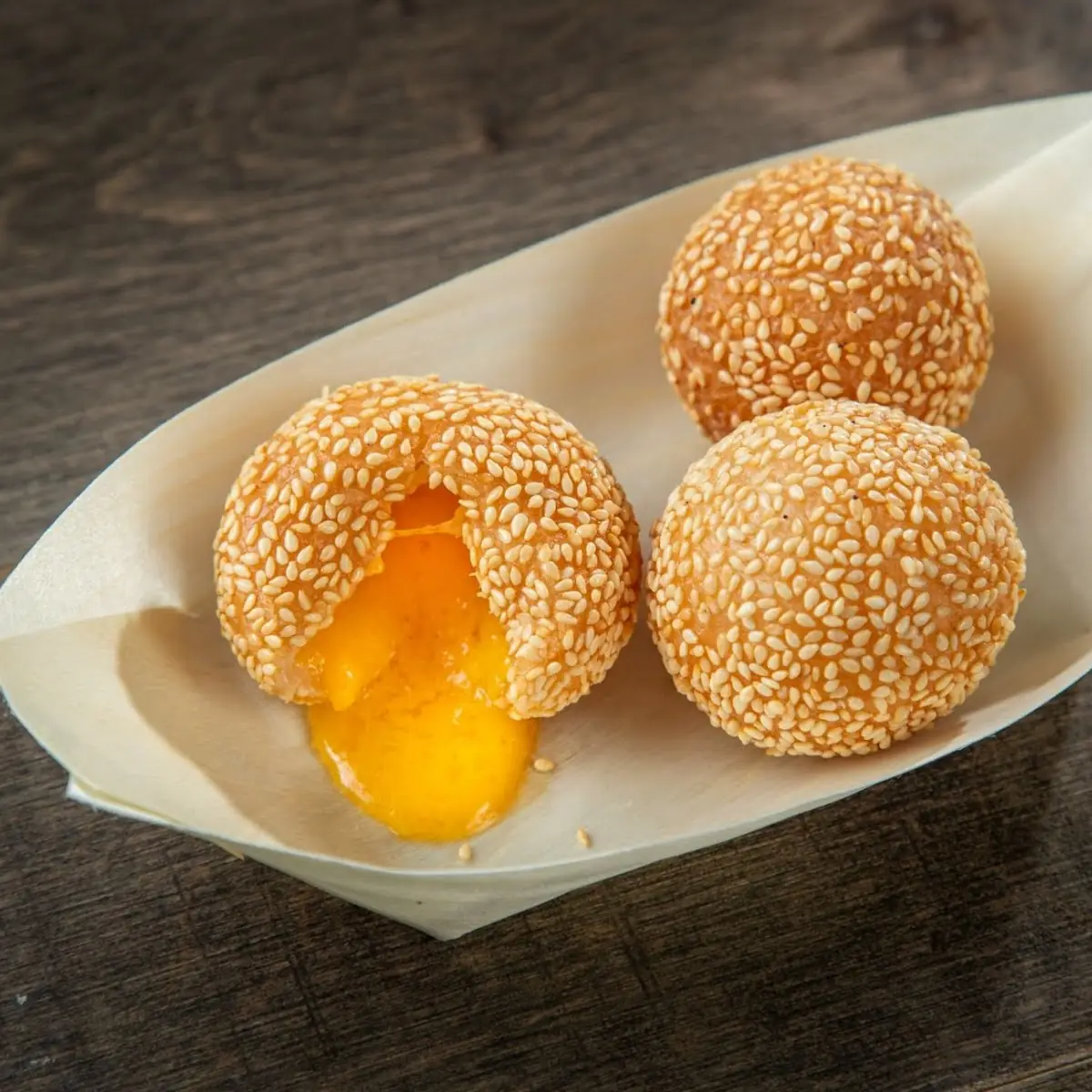 egg custard sesame balls 流沙麻团